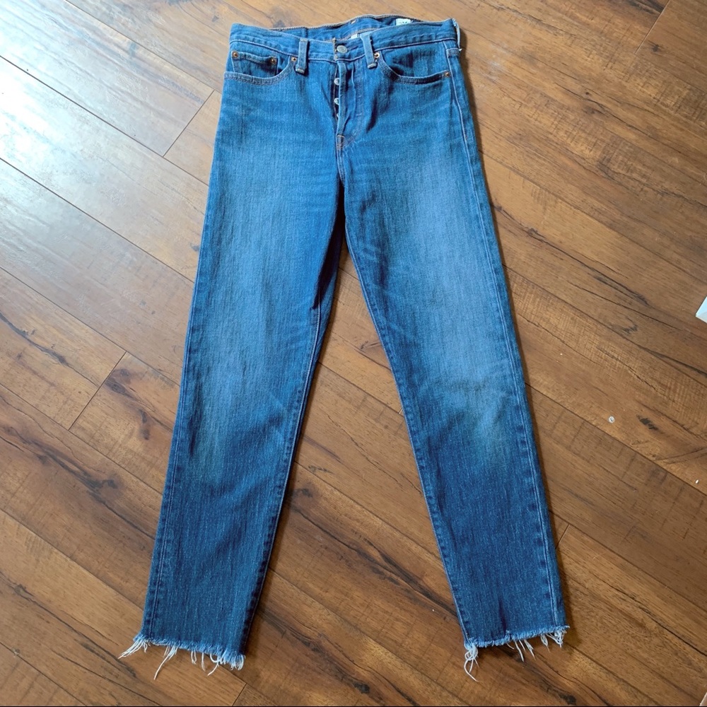 Levi’s Wedgie Jeans - size 27
